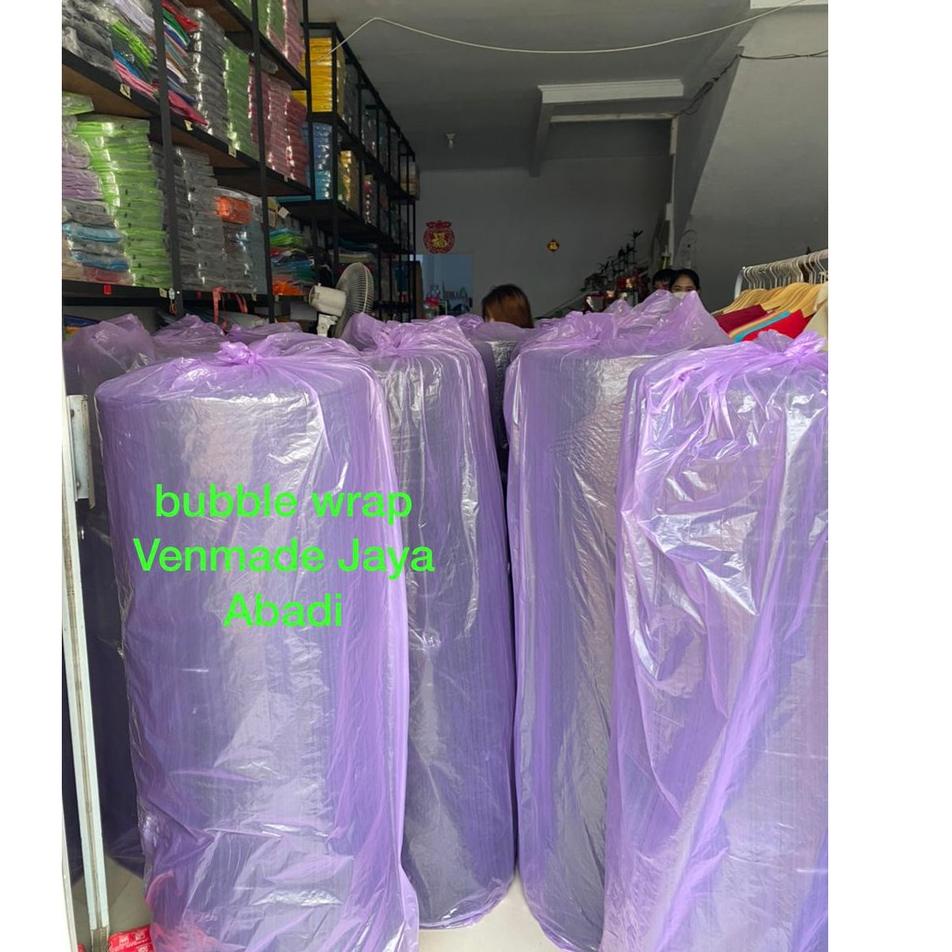 

Baru BUBBLE WRAP HITAM MERIAH 62 CM X 50 M .,