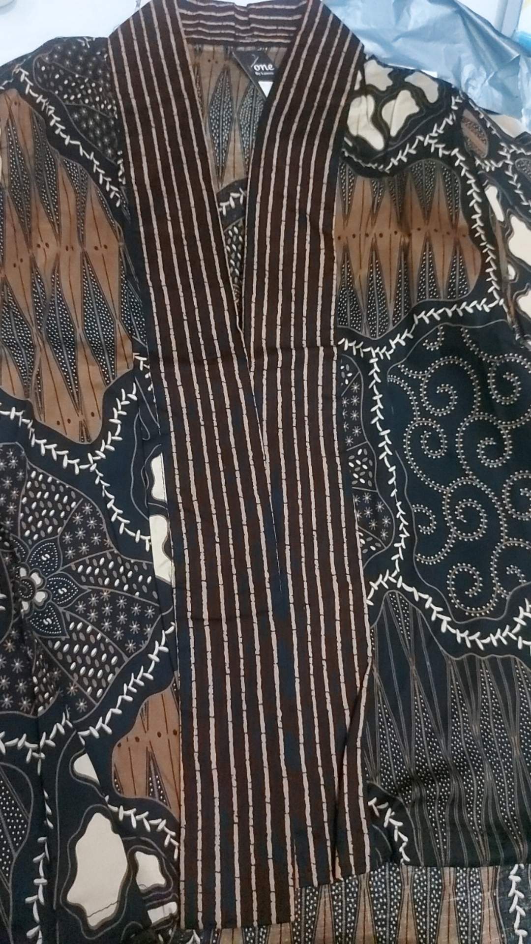 Leon Outer / Blazer Batik Wanita
