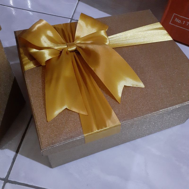 Kotak Kado Hampers Box Kuning Gold bisa custom ukuran