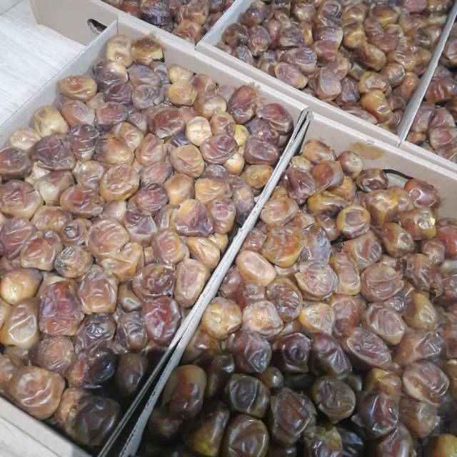 

Kurma Sukkary best seller manis legit lumer dimulut MaasyaaAllah