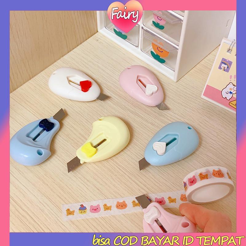 

Cute Mini Portable Small Utility Knife Alat Perlengkapan Seni Siswa F