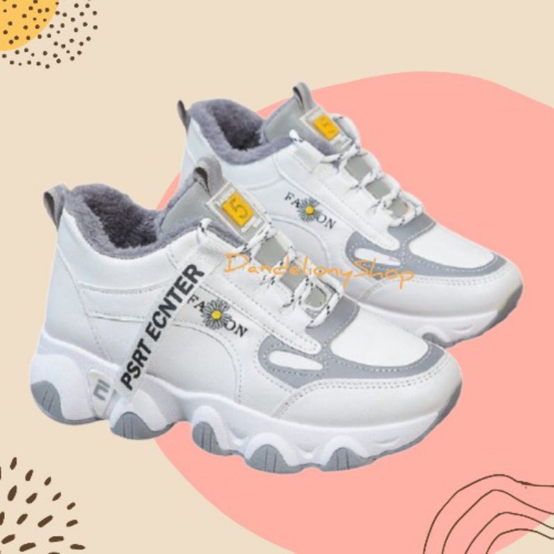 Sepatu Sneakers Wanita Korea Model Berbulu High Shoes