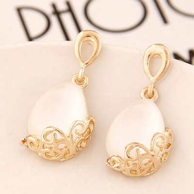 LRC Anting Tusuk Kinetic White Waterdrop Shape Decorated Hollow A37387