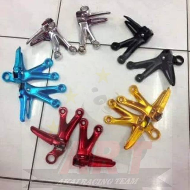 Foot Step Belakang Satria Fu Variasi Warna Gold Hitam Silver Biru Merah