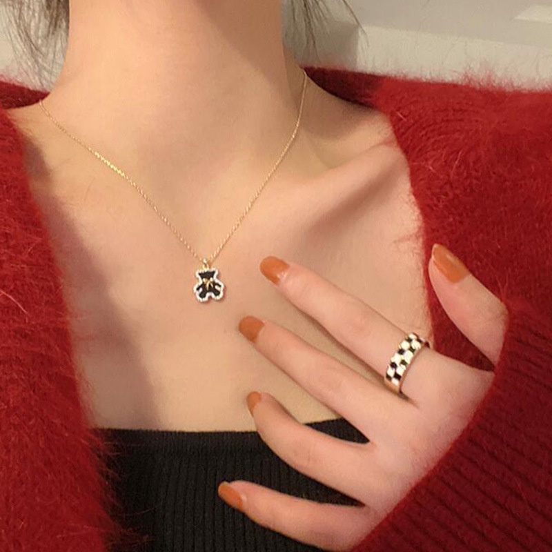 Kalung Rantai Liontin Beruang Hitam Bahan Alloy Hias Berlian Imitasi Untuk Wanita