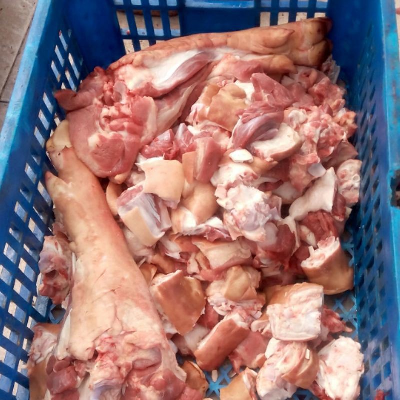 

CUKIOK/POTONGAN KAKI DEPAN (KG)