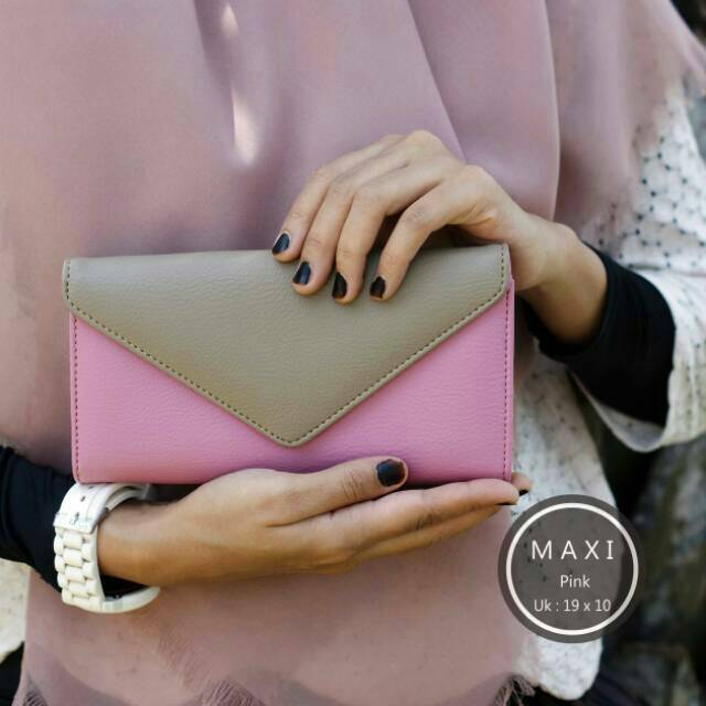 DOMPET MAXI