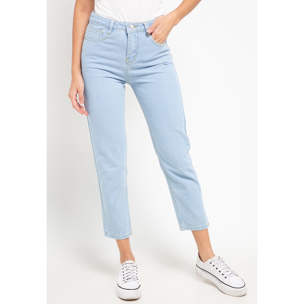 Dazina Plain Boyfriend Jeans Loose in Light Blue Celana Jeans Wanita