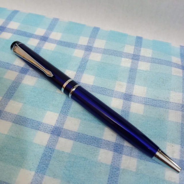 

Pulpen CUSTOM GRAFIR 018 blue
