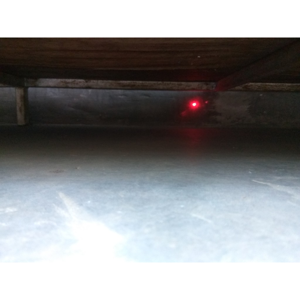 MAINAN LASER POINTER UNTUK 2 PCS - LASER MERAH &amp; LAMPU 2 LED PUTIH - MURAH BANGET