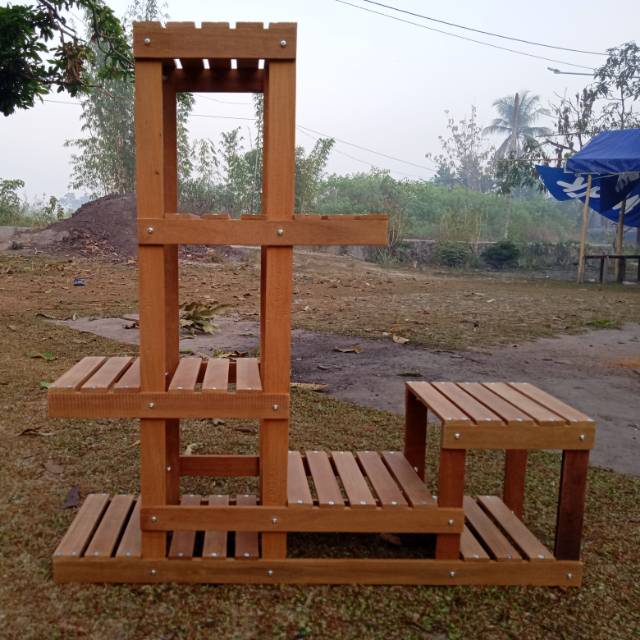 rak bunga kayu ulin tinggi 73cm panjang 73cm