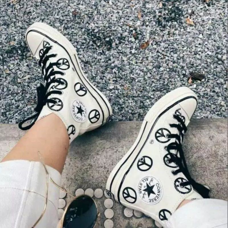 Sepatu Converse X ONE PIECE Glossy Powered High White-1