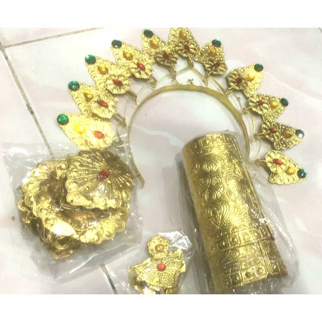 Aksesoris Pakaian Adat Bugis Makassar.