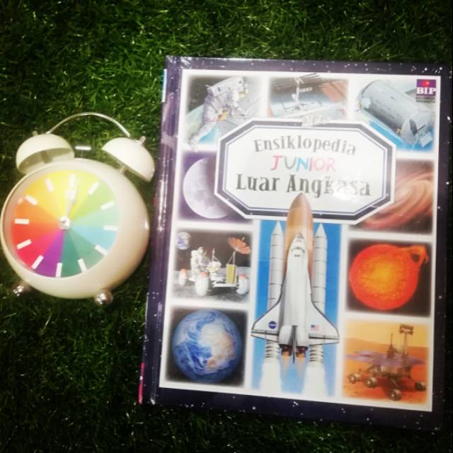 Ensiklopedia Junior : Luar Angkasa (BIP)