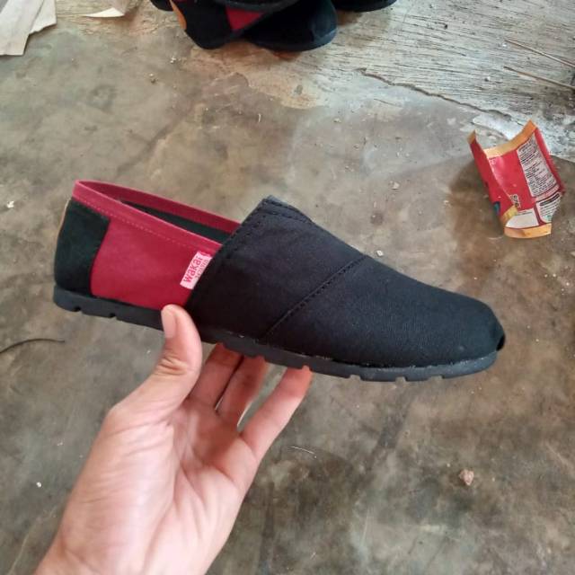 Sepatu wakai