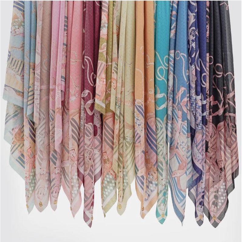 Buttonscarves Chain 2 Series La Bella BS Diana Dsaks Hijab Square Voal Segiempat Kerudung