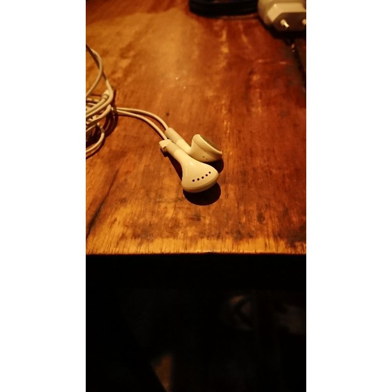 ORIGINAL iphone 4s earphone