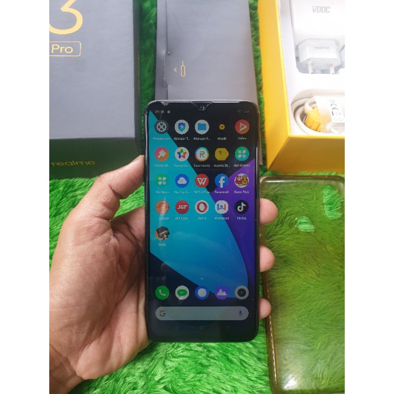 Handphone HP second Bekas. Realme 3 Pro 6/64 fullori mulus 98%