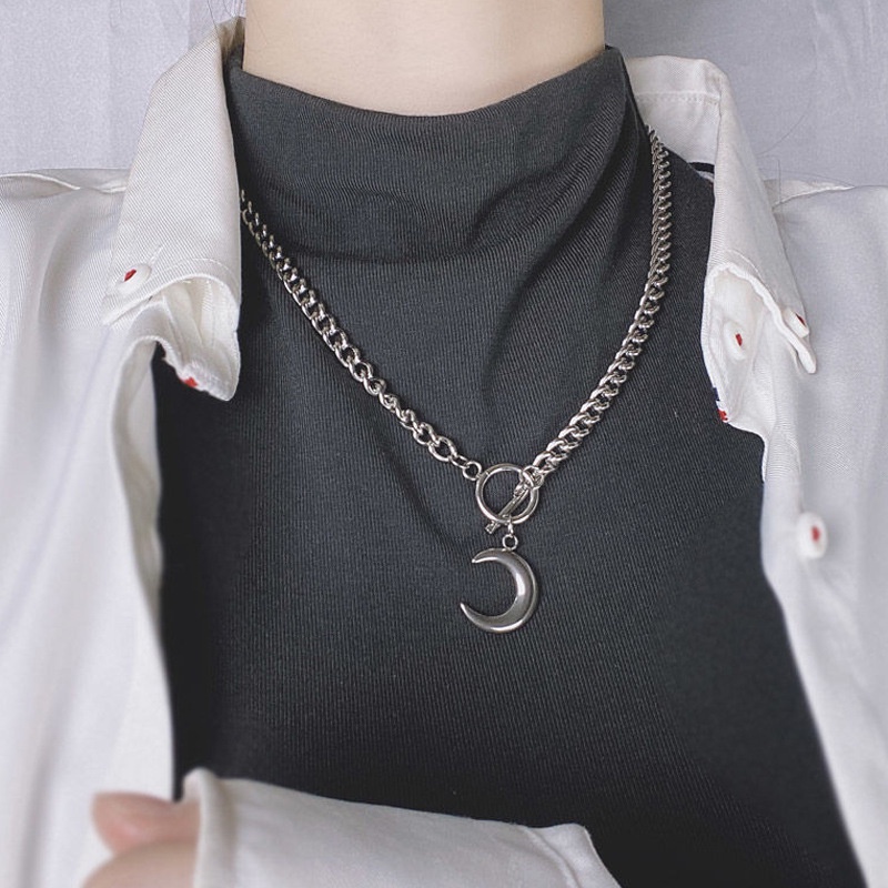 INS gaya Harajuku bulan liontin all-match fashion tren hip hop moon kalung pria dan wanita kalung or