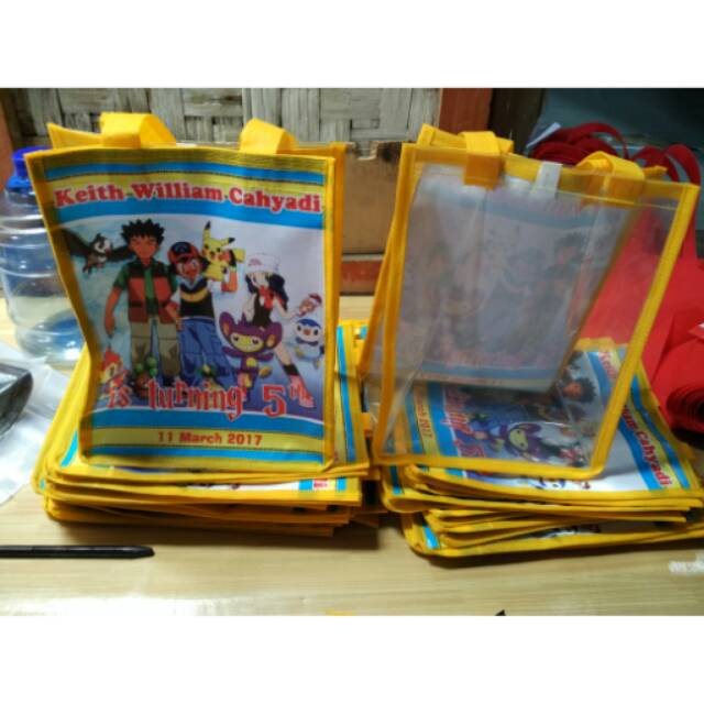 

Tas souvenir ulang tahun