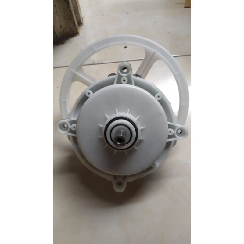 Girbox mesin cuci Hitachi 2tabung berikut pully