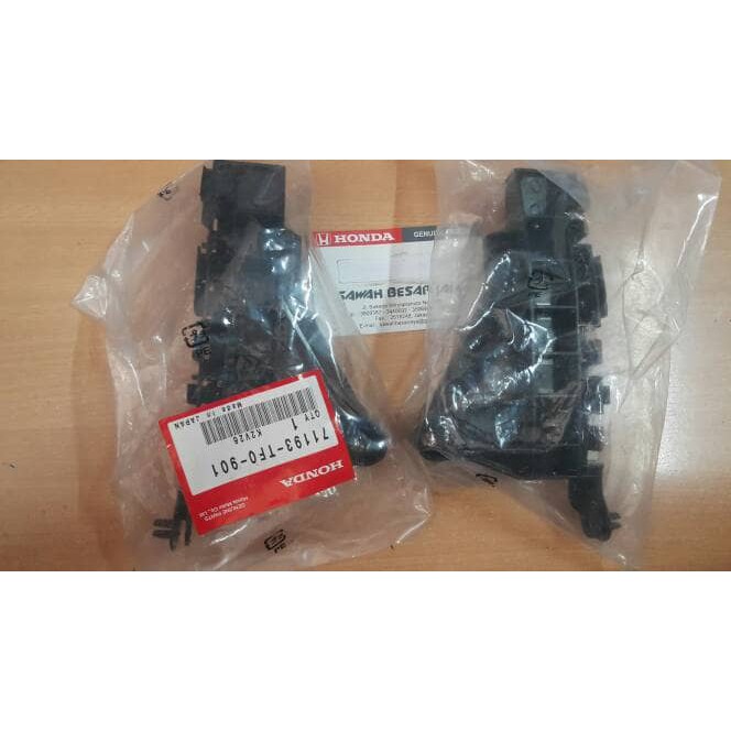 bracket / braket bumper depan jazz