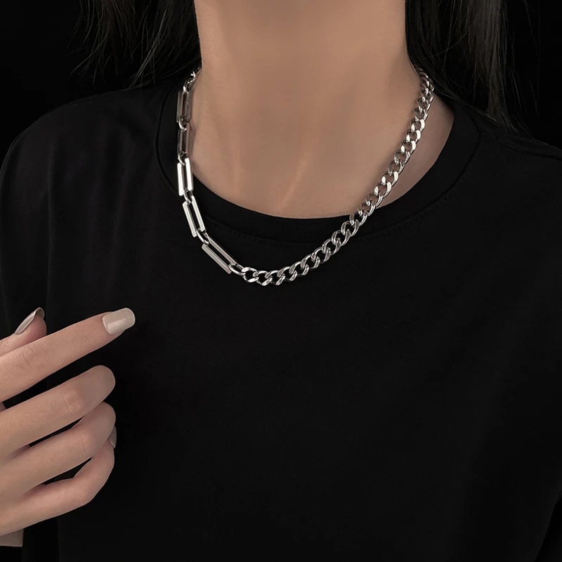 Kalung Rantai Klavikula Bahan Titanium Steel Model Asimetris Gaya Vintage Untuk Wanita