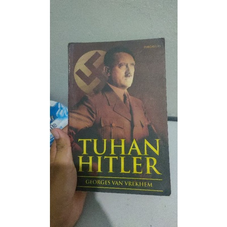 buku Tuhan Hitler