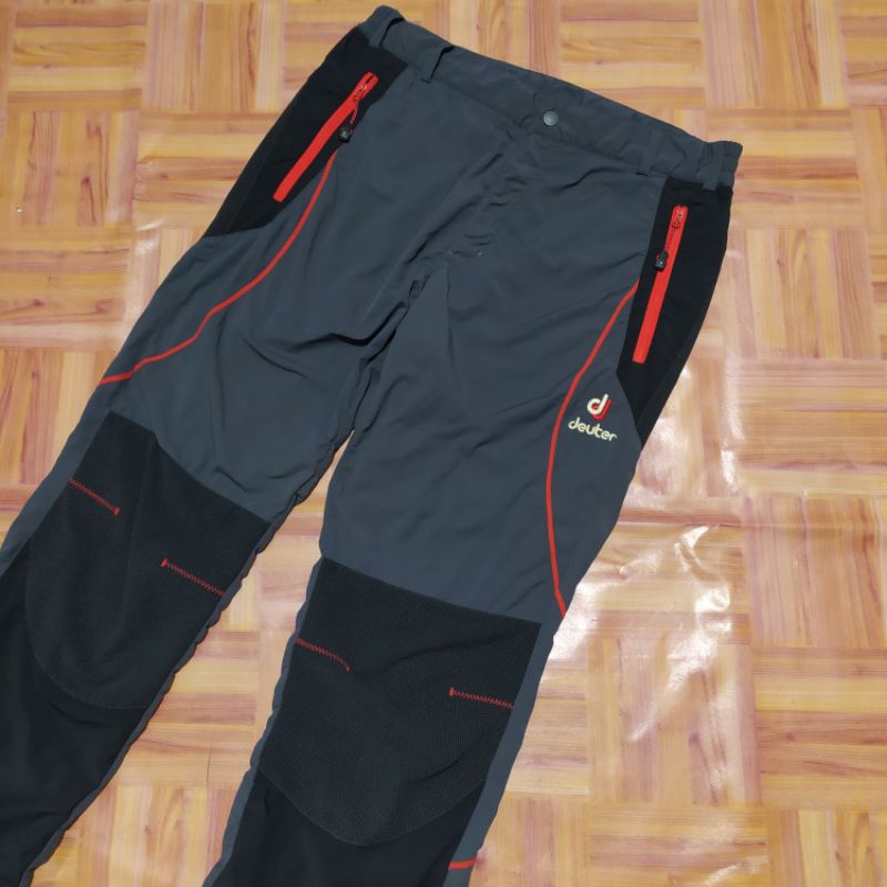 celana Deuter