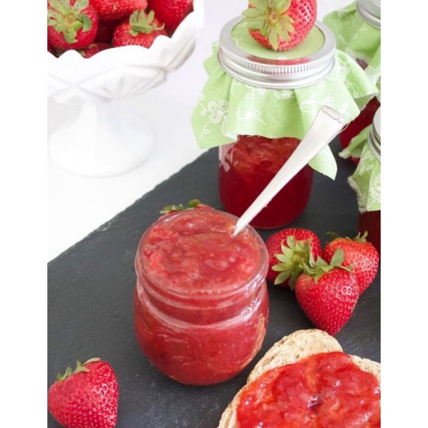 

Selai Strawberry Homemade 400 gram (Strawberry Jam Homemade)