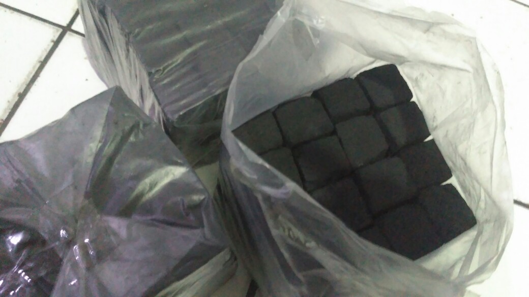 Arang Briket Kotak 1 Kg Areng Briket Areng Batok Kelapa Briket