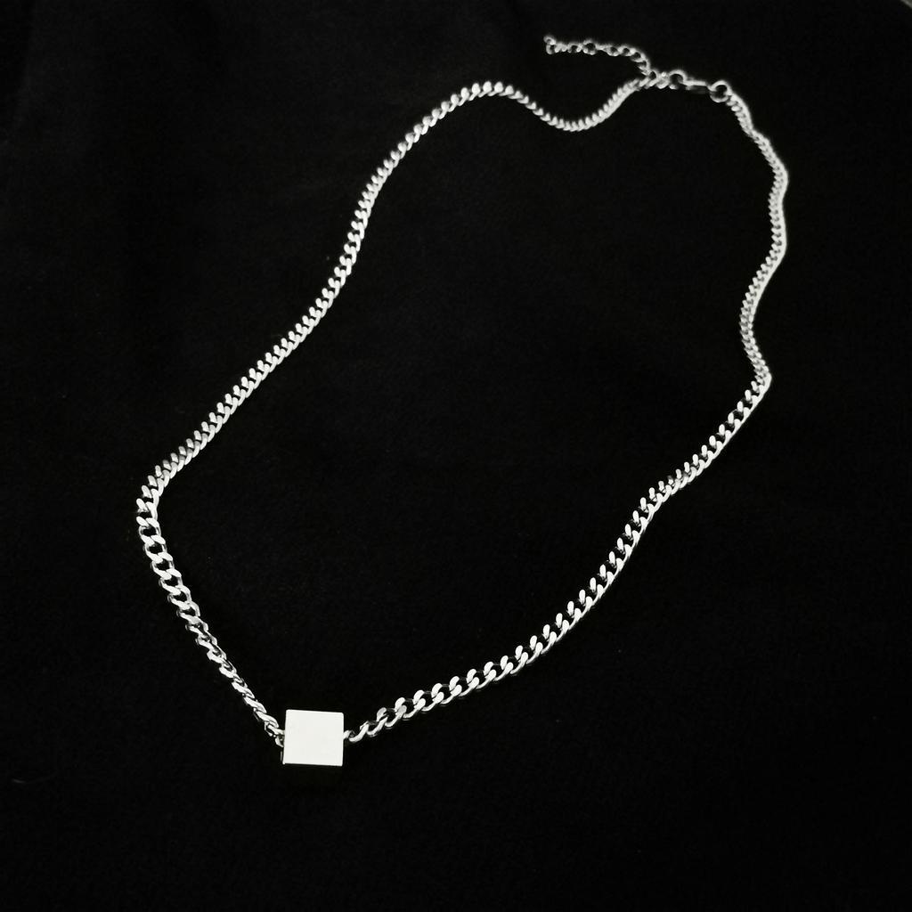 Kalung Rantai Klavikula Liontin Persegi Bahan Titanium Steel Gaya Hip Hop Korea Untuk Aksesoris