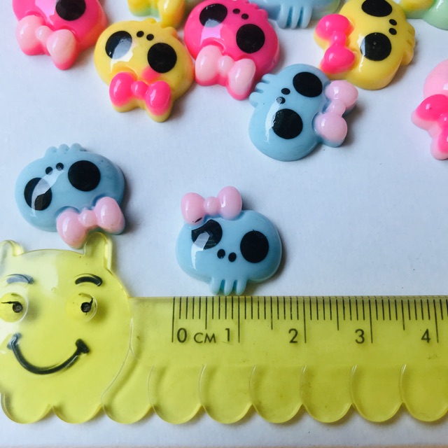 Skull mini Resin Tengkorak 18mm isi 6pcs Bahan Craft aksesoris Rambut Jepit Tasbih digital