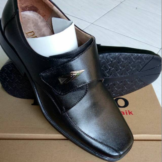 Sepatu Kulit Devano 927