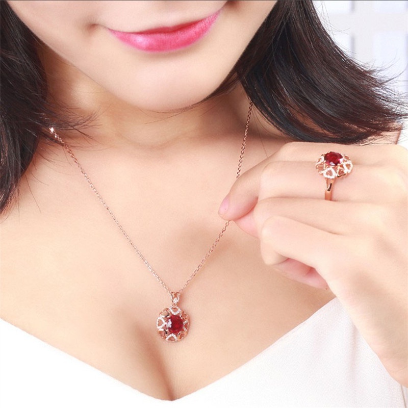 [Ready Stock]Fashion Ruby Diamond Flower Heart Pendant Necklace