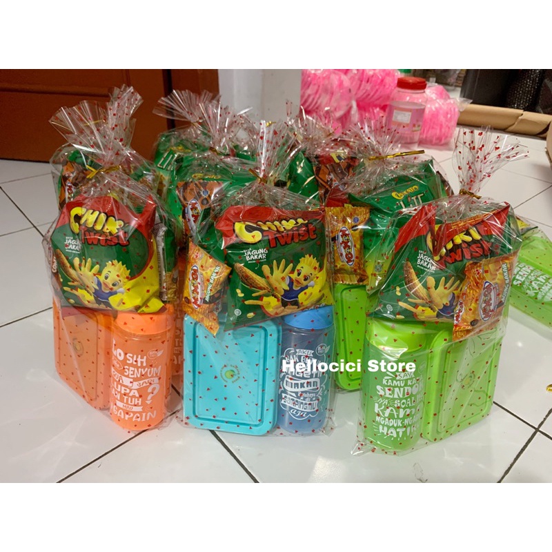 

PARCEL BINGKISAN ULTAH KOTAK MAKAN LEMONY + GELAS LEMONY KEMASANy