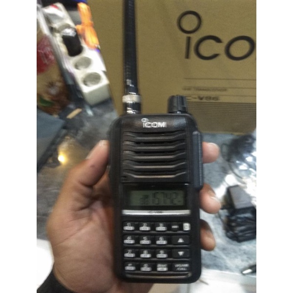 ht handy talkie walkie talkie ICOM V86 free hansfree