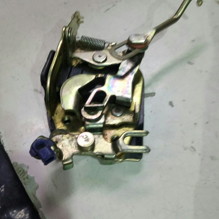 doorlock pintu kiri orisinil daihatsu espass dan zebra