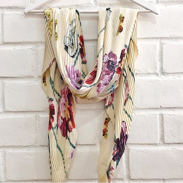Clasiffo pleats by ria miranda