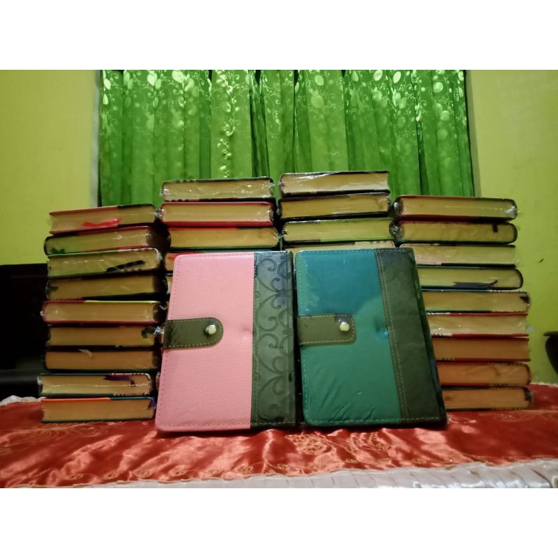 

Al Qur'an makna kertas kuning