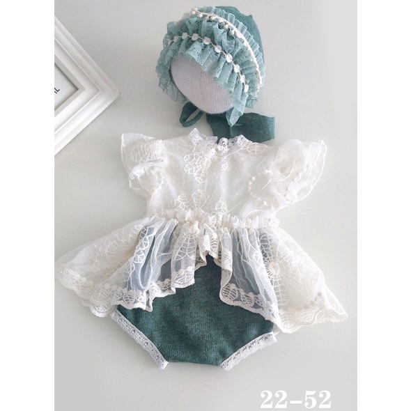 dress newborn photography