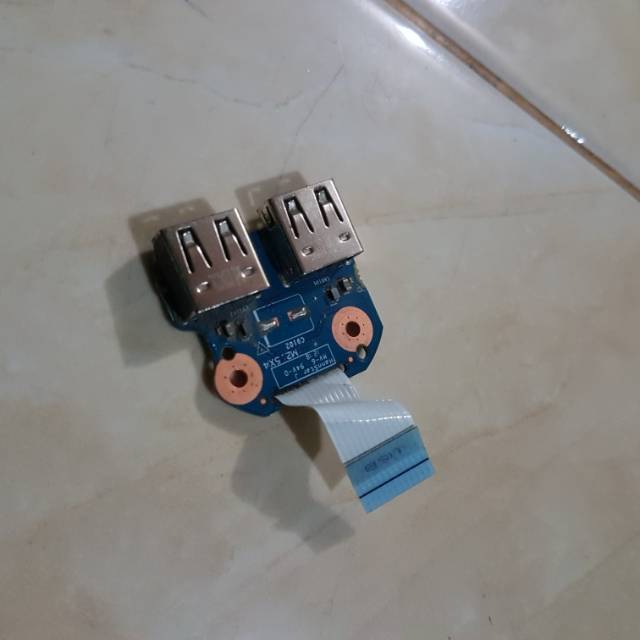 Port usb laptop hp 1000