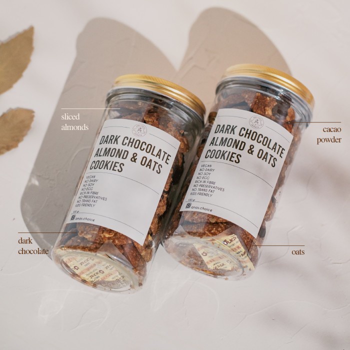 

KERING-KUE- DARK CHOCOLATE ALMOND & OATS COOKIES SIZE L (FOTO KANAN) -KUE-KERING.