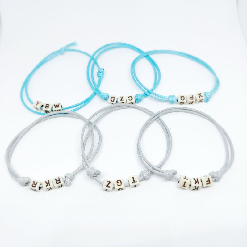 gelang huruf bahan glossy anti air