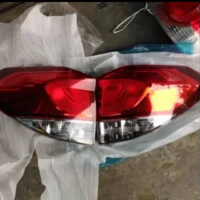 Stoplamp Innova Reborn