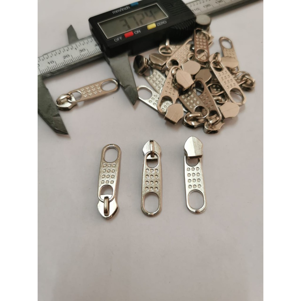 [100 pcs] / Kepala resleting nylon No.5 / kepala resleting jagung No.5