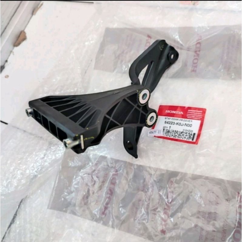 64223-k0j-N00 besi dudukan tameng panel stay fr cover Genio