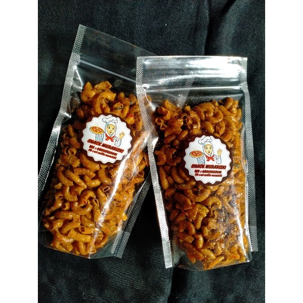 

MAKARONI NGEHE PEDAS DAUN JERUK JAJANAN KEKINIAN