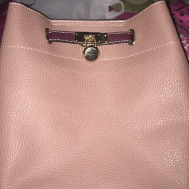 Tas PRELOVE Yongki Komaladi