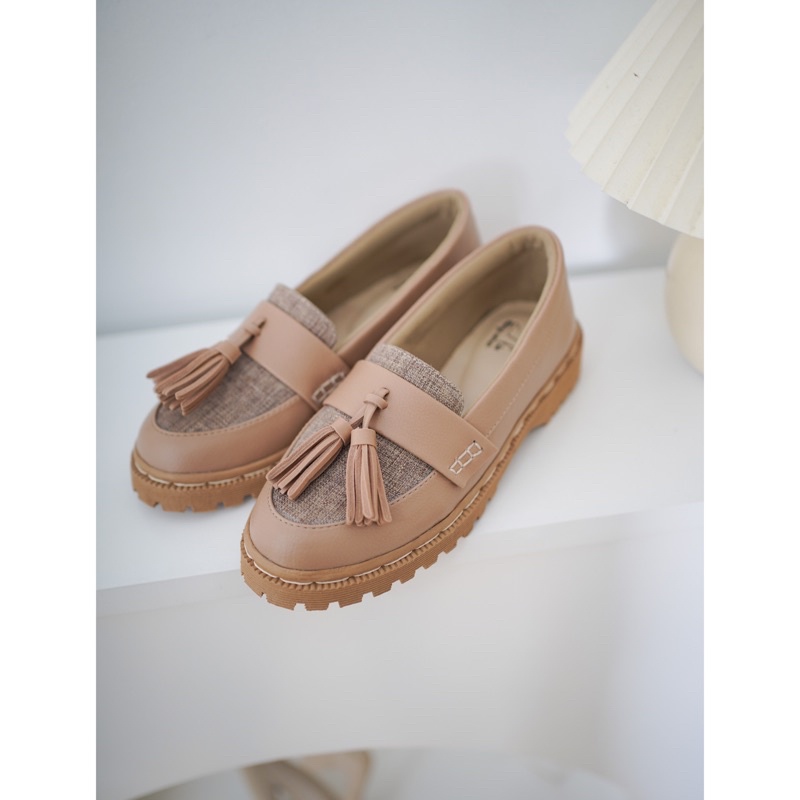 ELOISE DOKMART - Sepatu watnita/ Docmart wanita/ Loafers